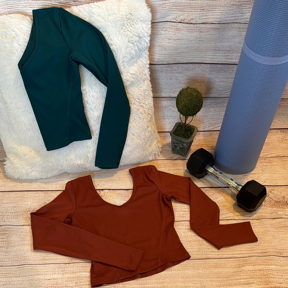 Gilly Hicks Long Sleeved Tops